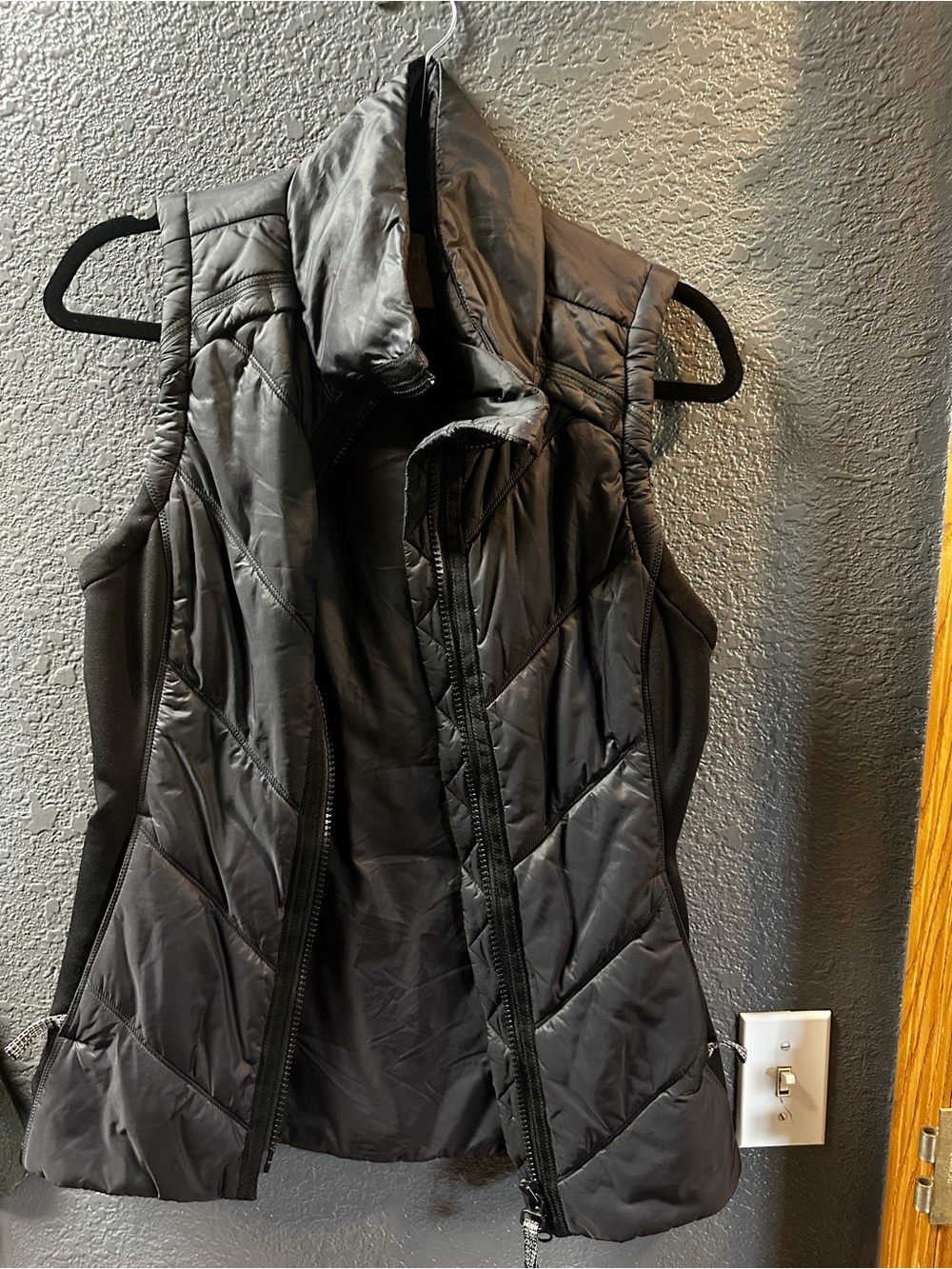 Athleta Vest - Black - size Small - NWOT
